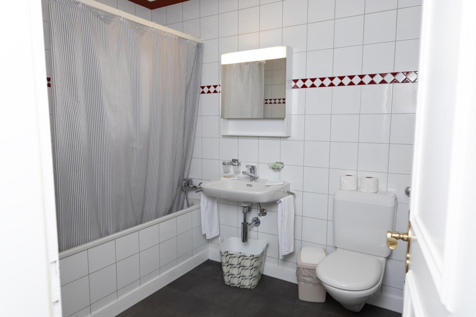 Gasthof Zur Traube Roggwil  ภายนอก รูปภาพ